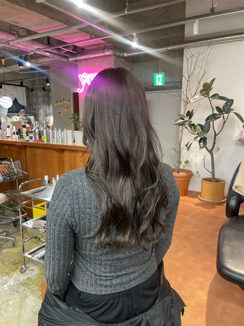 セミロング カラー 透明感カラー グレージュ ラベンダーカラー yarn. ココロのヘアスタイル