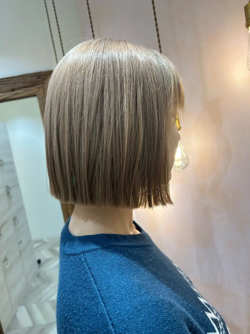 ミディアム 深谷 真見のヘアスタイル