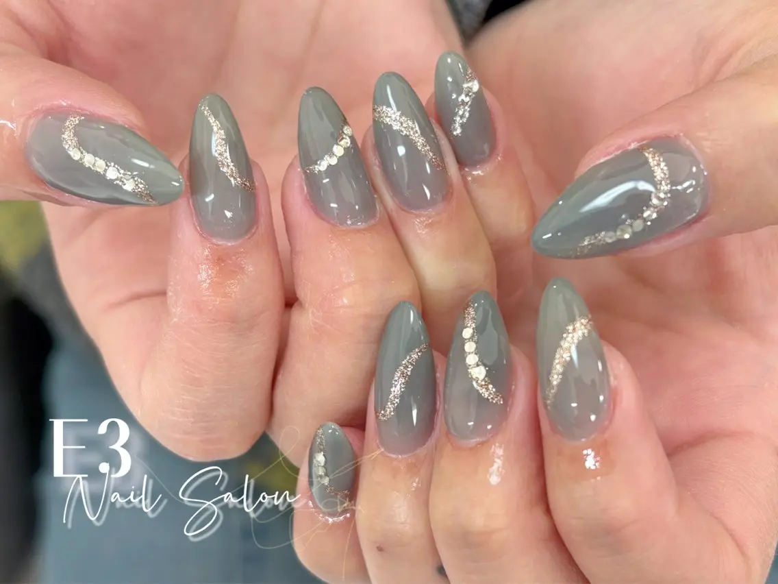 ネイル フレンチネイル ジェルネイル ガラスフレンチ グラデーション キラキラネイル ハンドネイル E3 Nail Salonのネイルデザイン