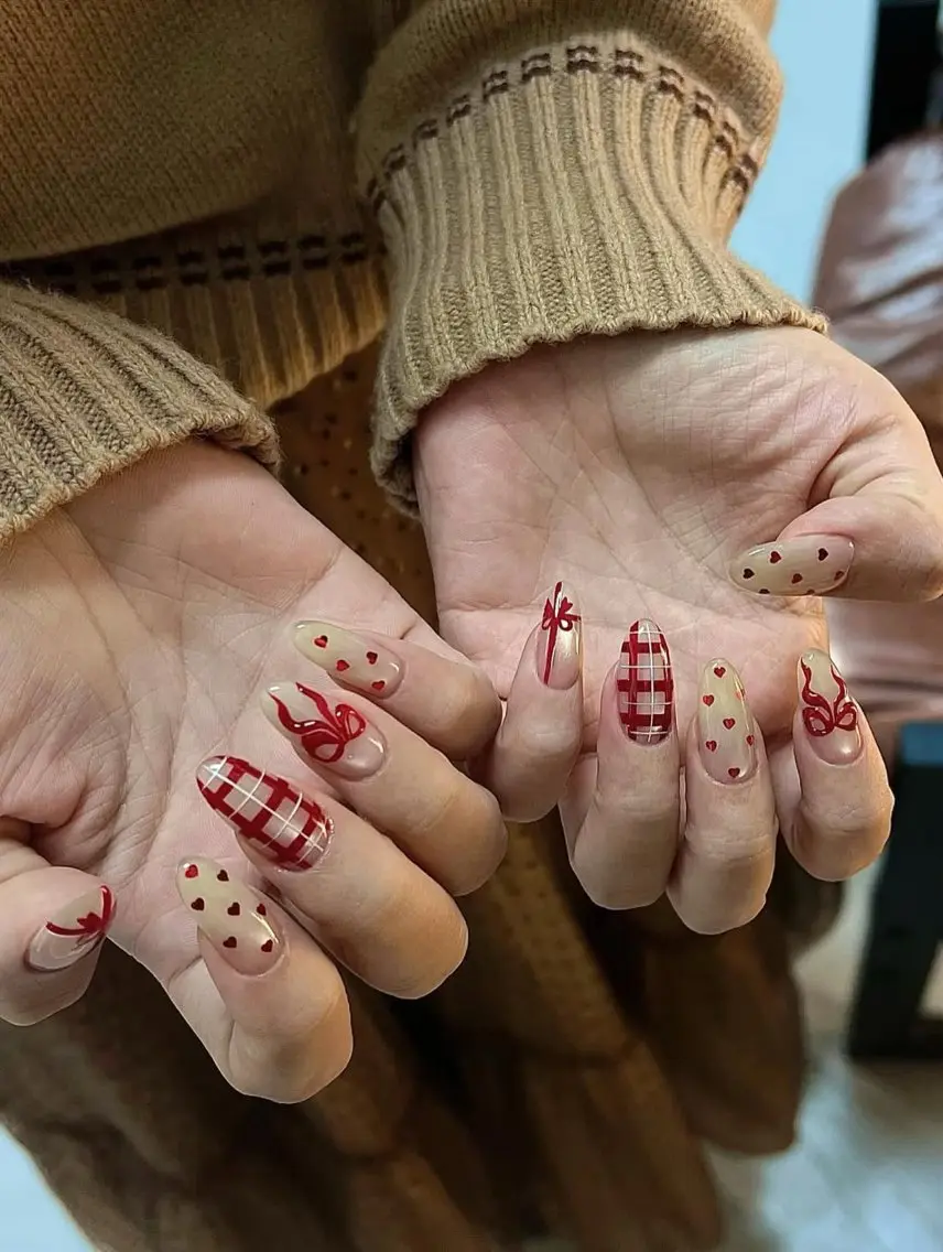 ネイル チークネイル フレンチネイル グラデーション キラキラネイル 韓国ネイル Minette nailHuongのネイルデザイン