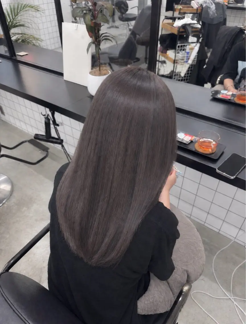 セミロング カラー ブリーチ ヘアカラー 🩵しの🩵 JILLSTUDIOのヘアスタイル
