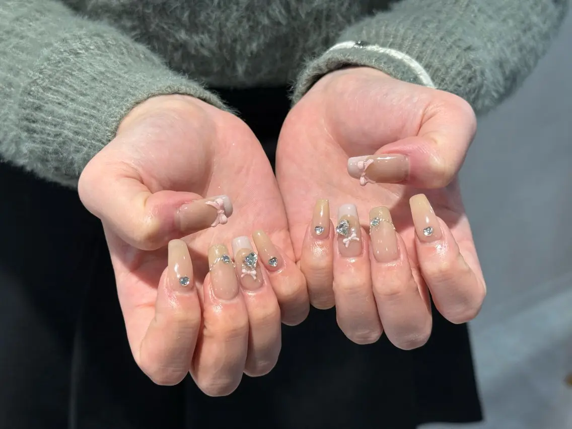 ネイル ハンドネイル airi 🤍のネイルデザイン