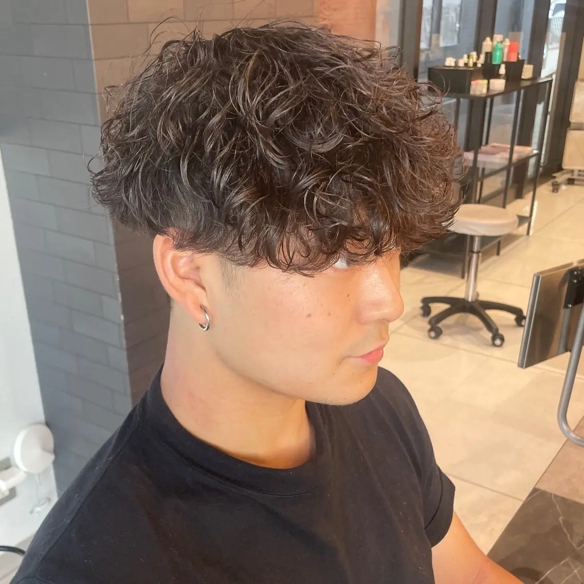 ショート パーマ メンズ スペインカール カット パーマ メンズヘア特化 崎田 成人のヘアスタイル