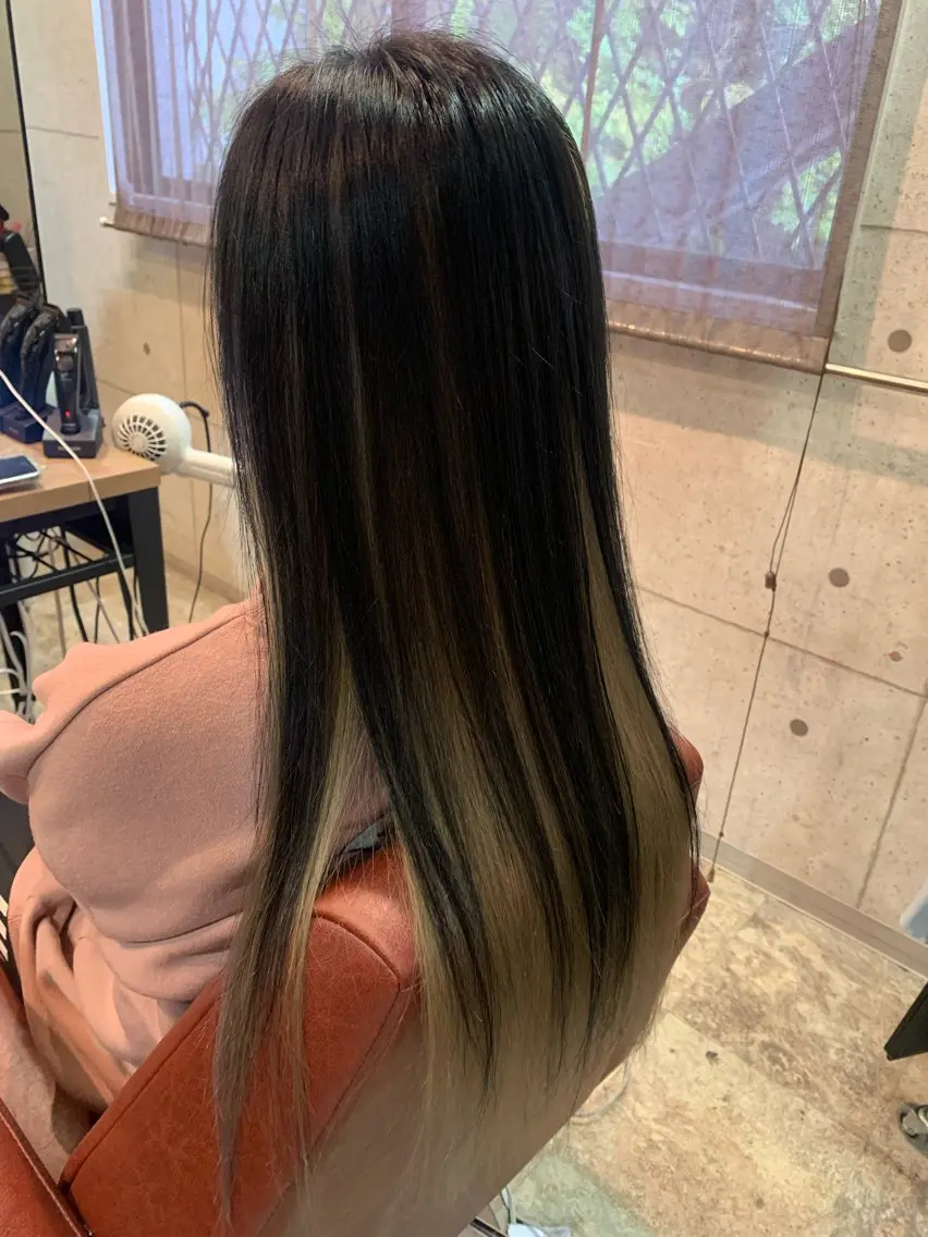 ロング カラー ERIKO Tのヘアスタイル