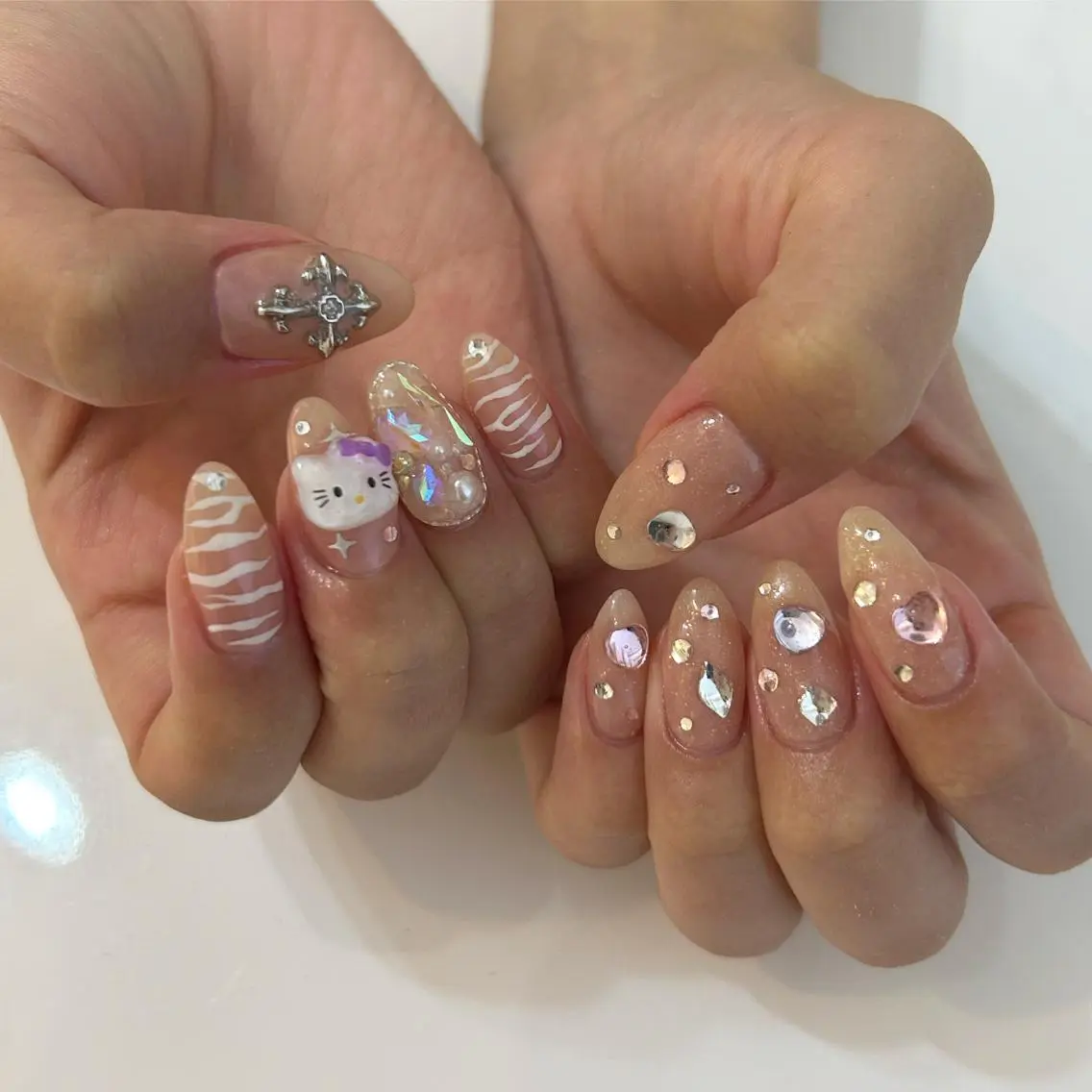 ネイル ハンドネイル ViViA momokaのネイルデザイン