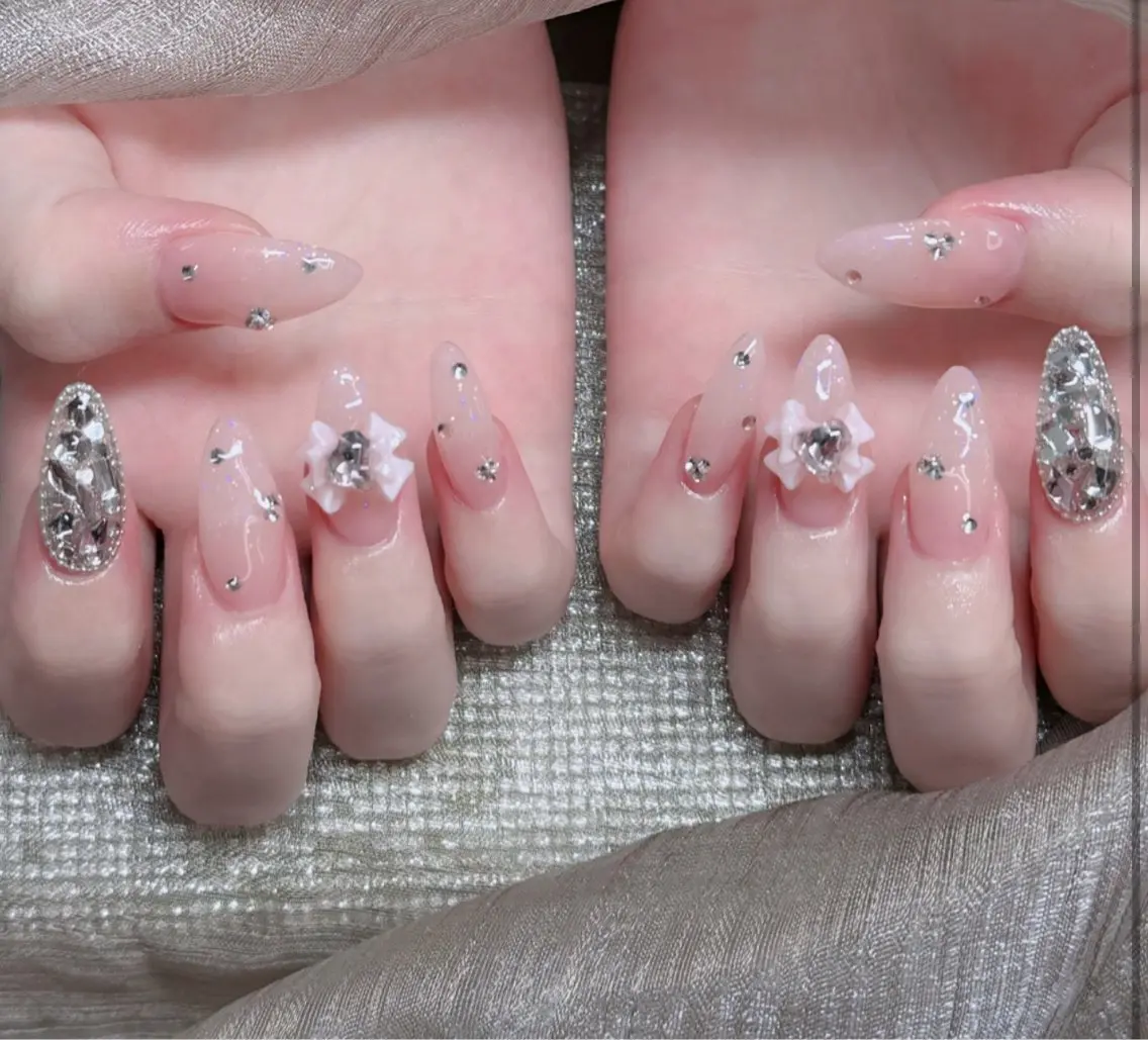 ネイル フレンチネイル ジェルネイル ガラスフレンチ ハロウィン ハート ハンドネイル H.baby Nail Salonのネイルデザイン