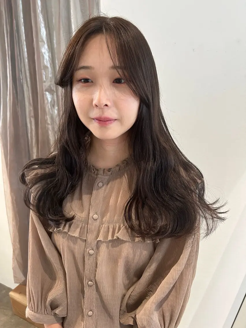 ロング ヘアカラー 髙林 優衣のヘアスタイル