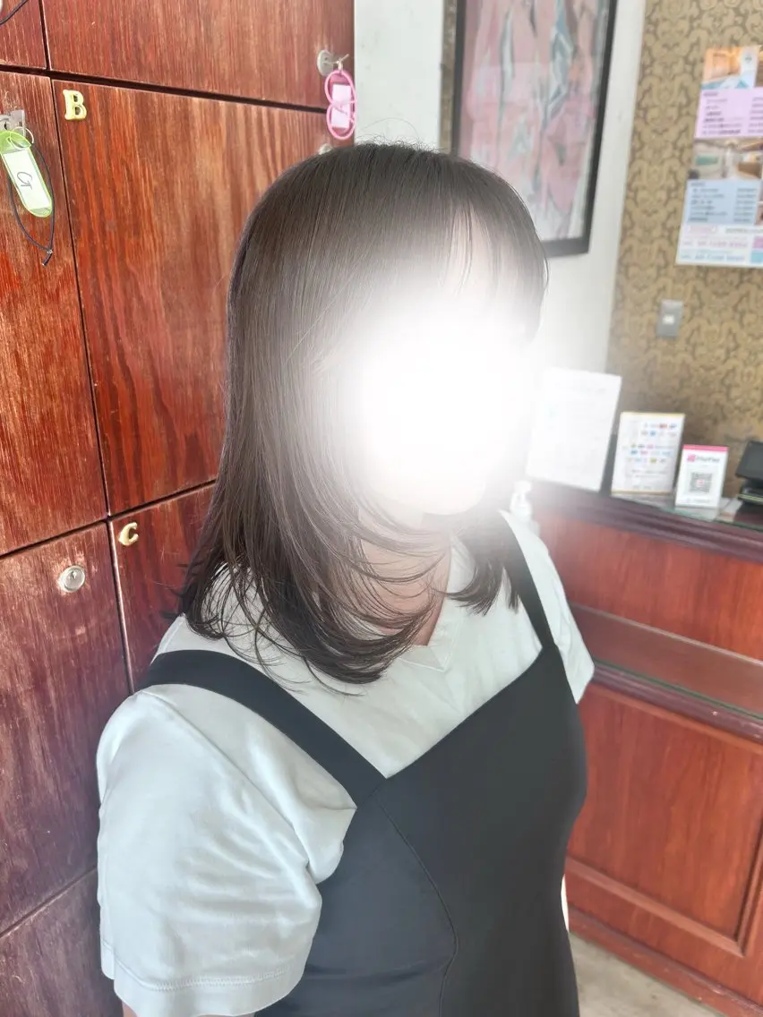 セミロング 津田 花望のヘアスタイル