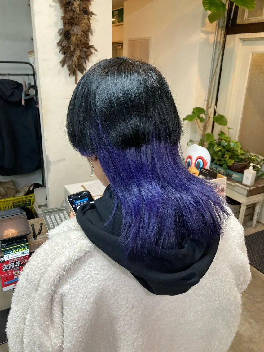 ミディアム カラー メンズ メンズインナーカラー メンズウルフカット インナーカラー ウルフカット ヘアカラー 新田龍之輔 →メンズ/派手髪のヘアスタイル