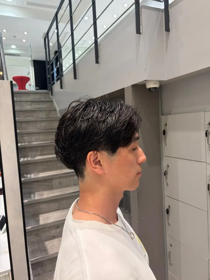 パーマ メンズ カット パーマ earth銀座 青山🩵のヘアスタイル