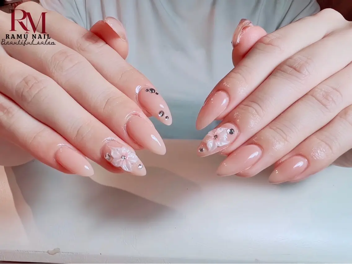 ネイル キラキラネイル マグネットネイル ミラーネイル ピンク ワンホンネイル ハンドネイル RAMU Nail 恵比寿店のネイルデザイン