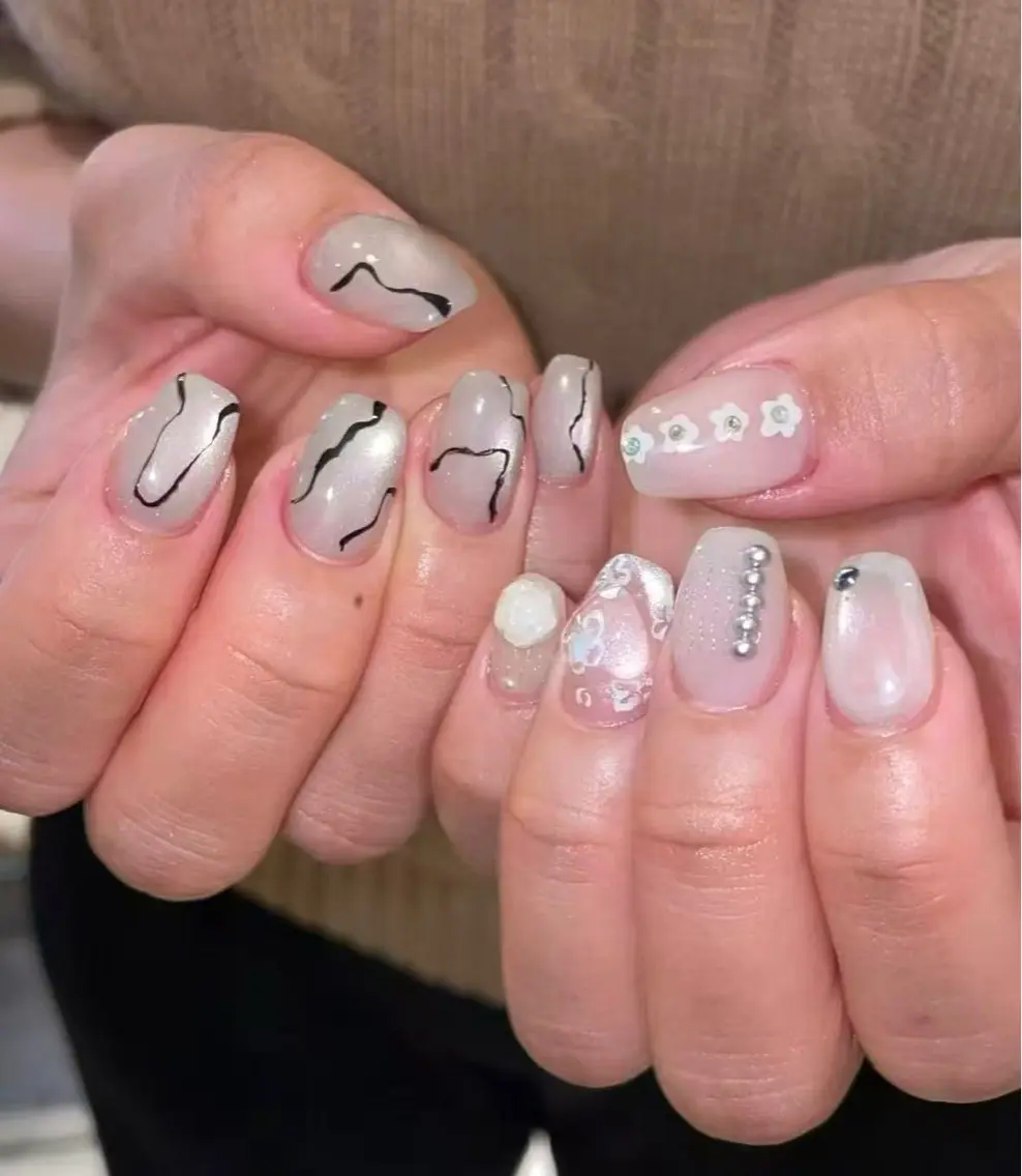 ネイル フラワーネイル フレンチネイル ジェルネイル ガラスフレンチ ハート ハンドネイル BabyYouMi nailのネイルデザイン
