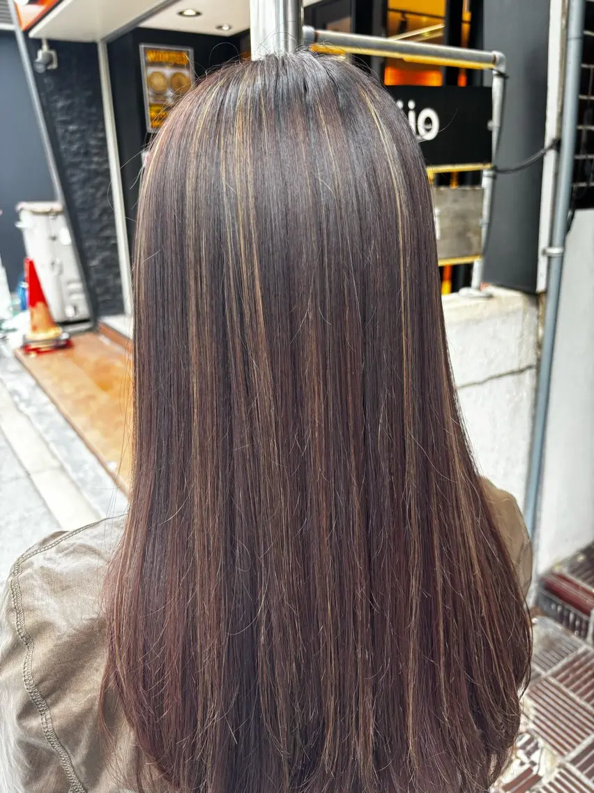 ロング ハイライト ヘアカラー トリートメント カラーモデ ル募集riana🫧のヘアスタイル