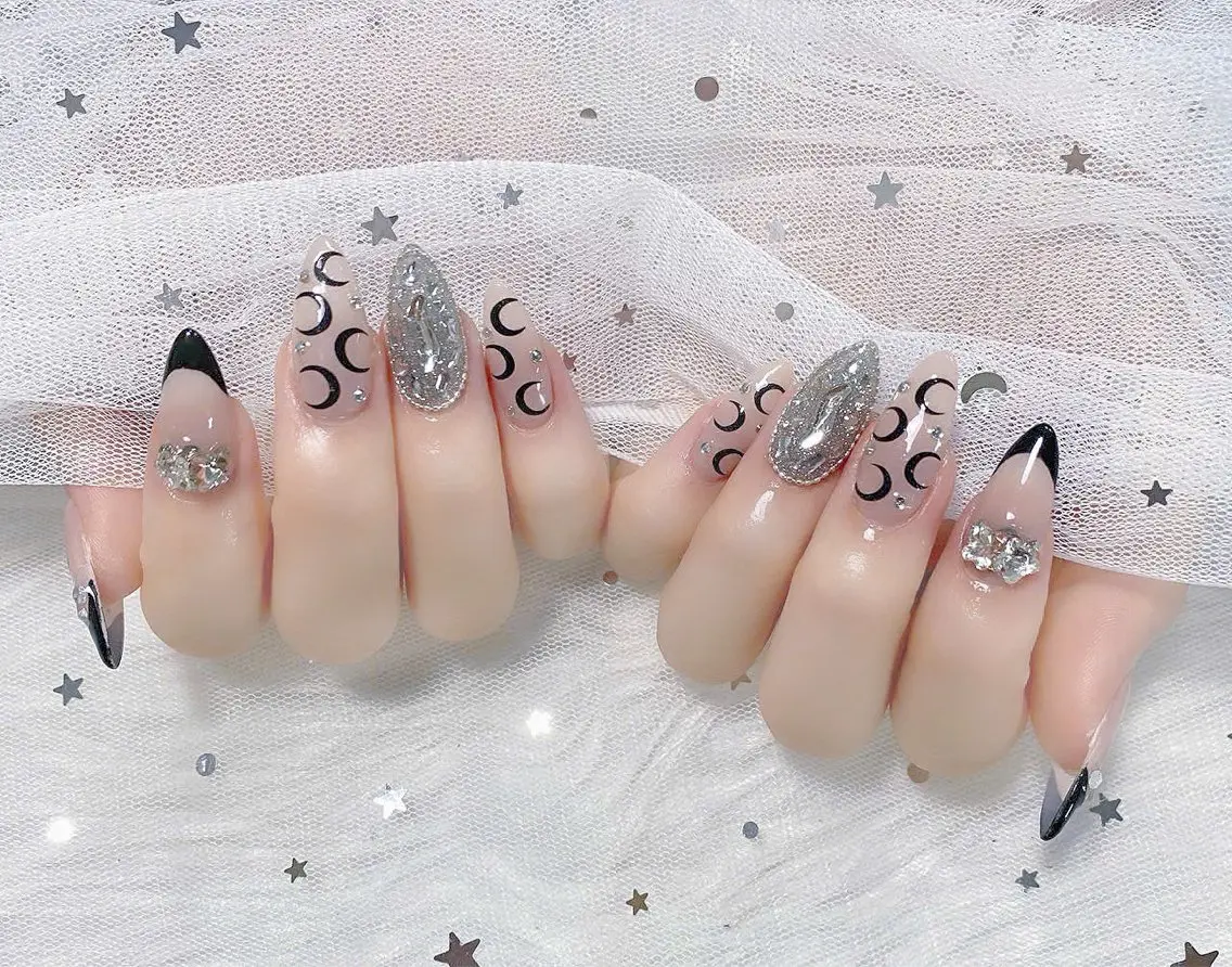 ネイル チークネイル 長さ出し フレンチネイル ジェルネイル グラデーション ハンドネイル THANHTHANH NAILのネイルデザイン
