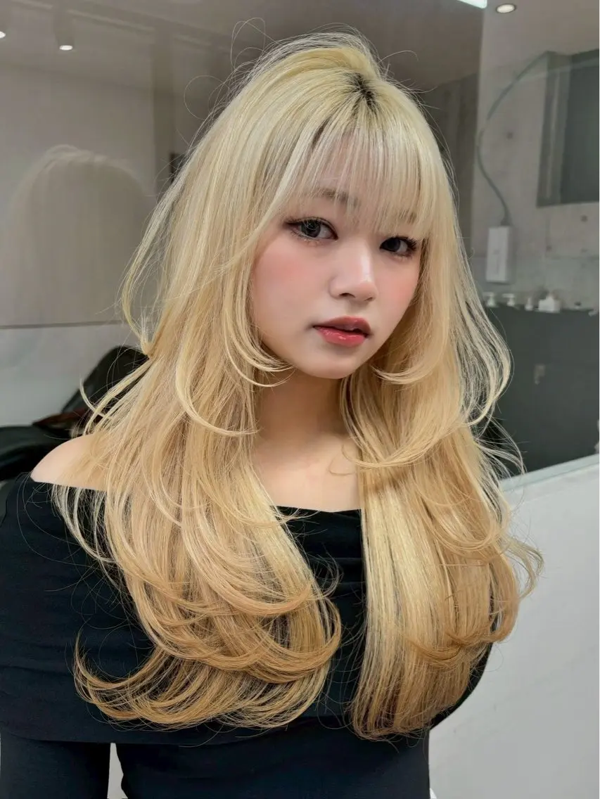 セミロング カラー ヘアカラー トリートメント Lond Le'a /ハイトーンカラーのヘアスタイル