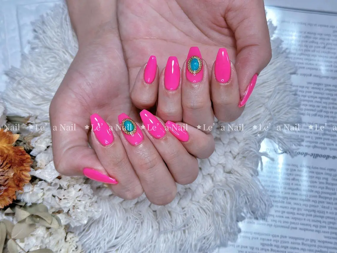 ミディアム カラー ネイル Le’a NailSalonのネイルデザイン