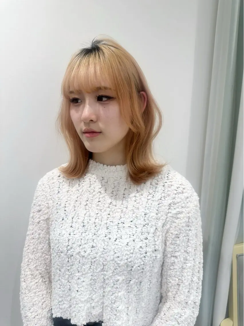 ミディアム 小顔レイヤー/ ベージュ🤍Rieのヘアスタイル