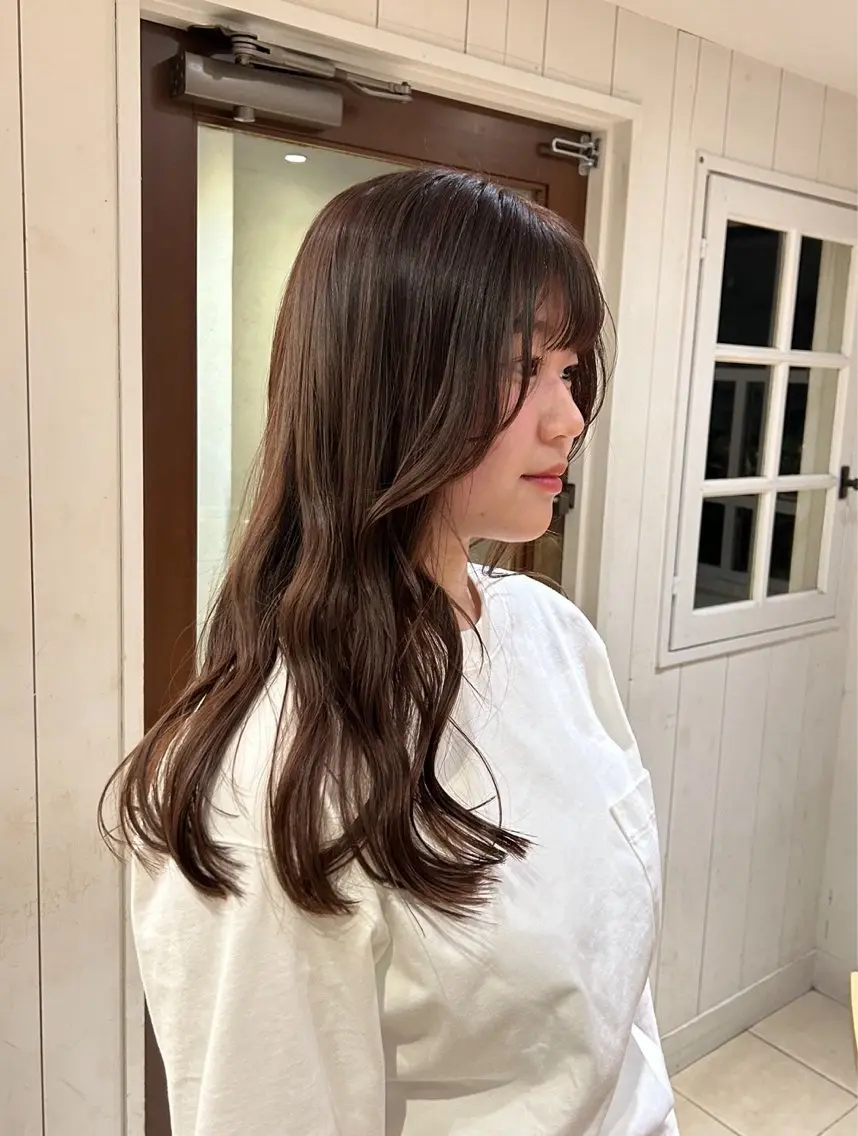 ロング 顔周りカット 韓国風ヘア レイヤーカット ロング カット yusa🌿‬レイヤ ー/赤みなしカラーのヘアスタイル
