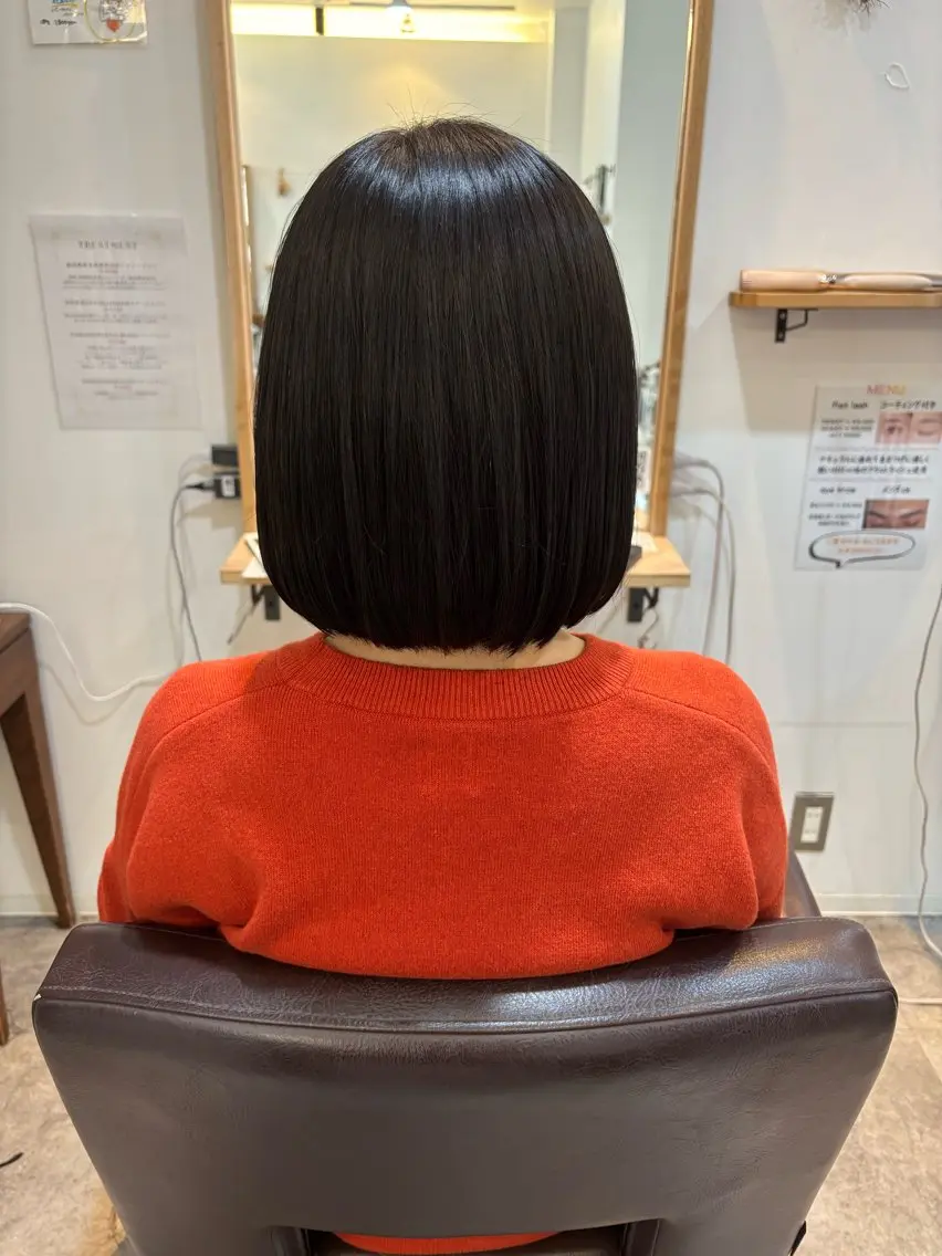 ミディアム ボブ 顔周りカット 髪質改善 レイヤーカット 小顔カット カット ヘアカラー RISE SWELL 江坂momoneのヘアスタイル