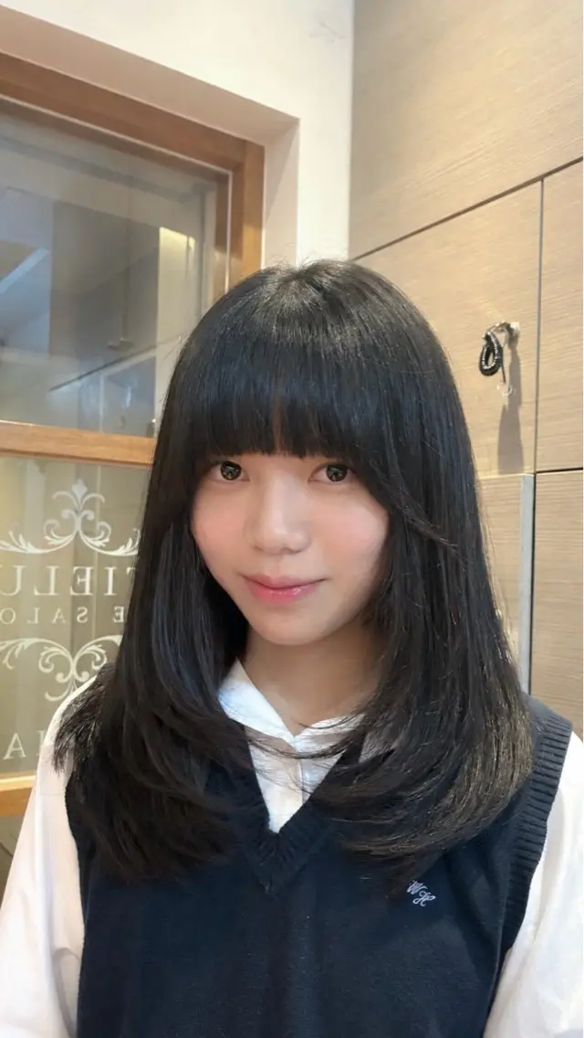 セミロング レイヤーカット 上山 紗希🌟のヘアスタイル