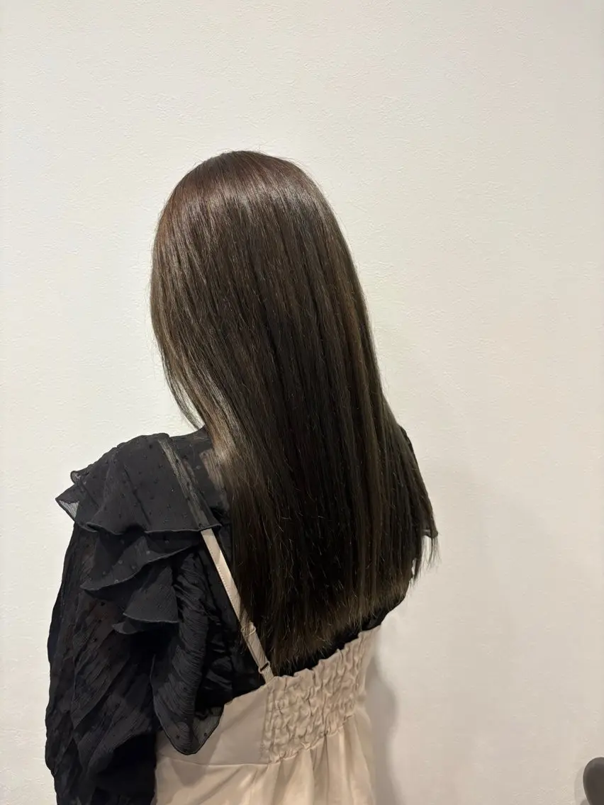 ロング ヘアカラー 小堀 いぶきのヘアスタイル