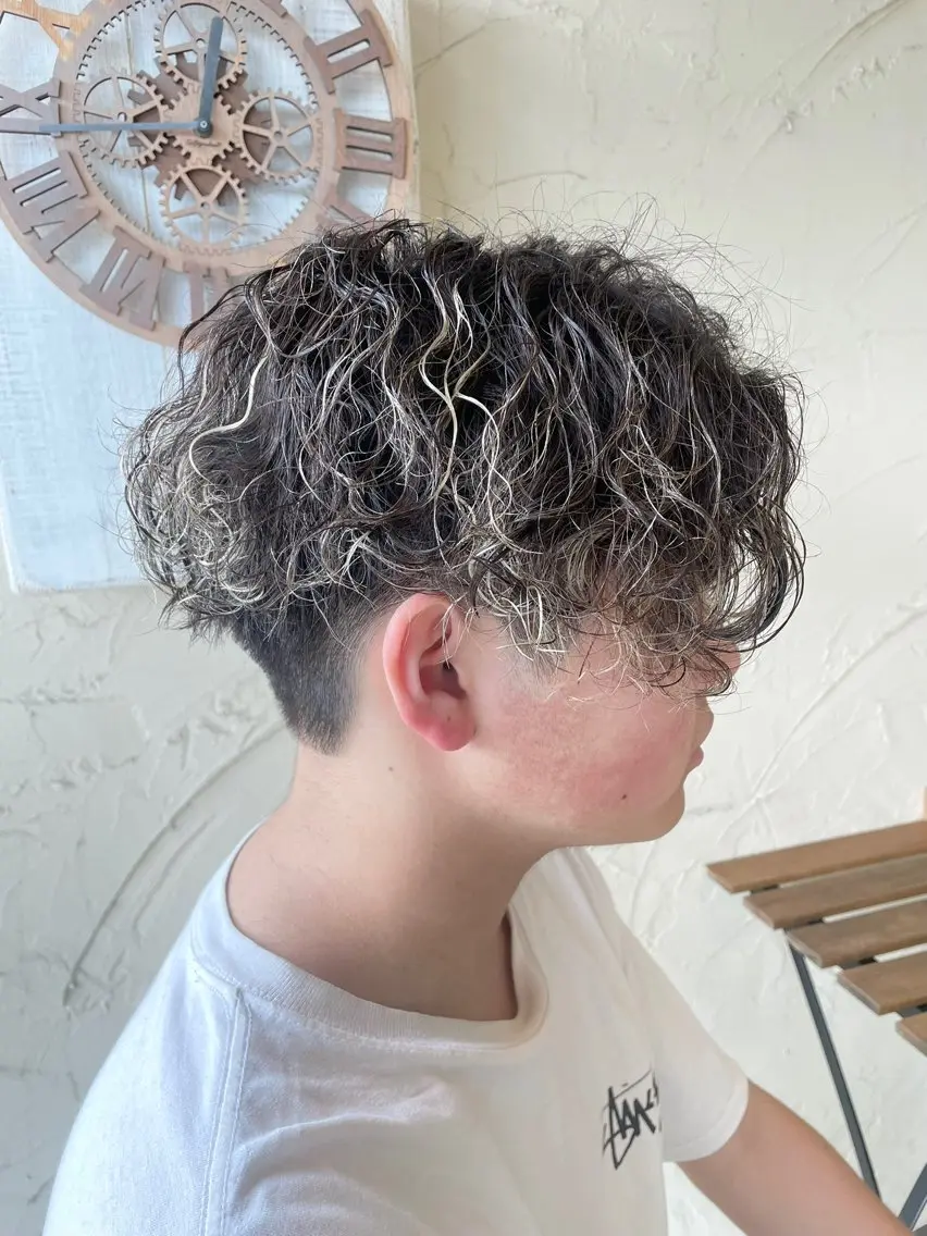 カット✂︎+ハイライト+パーマの写真