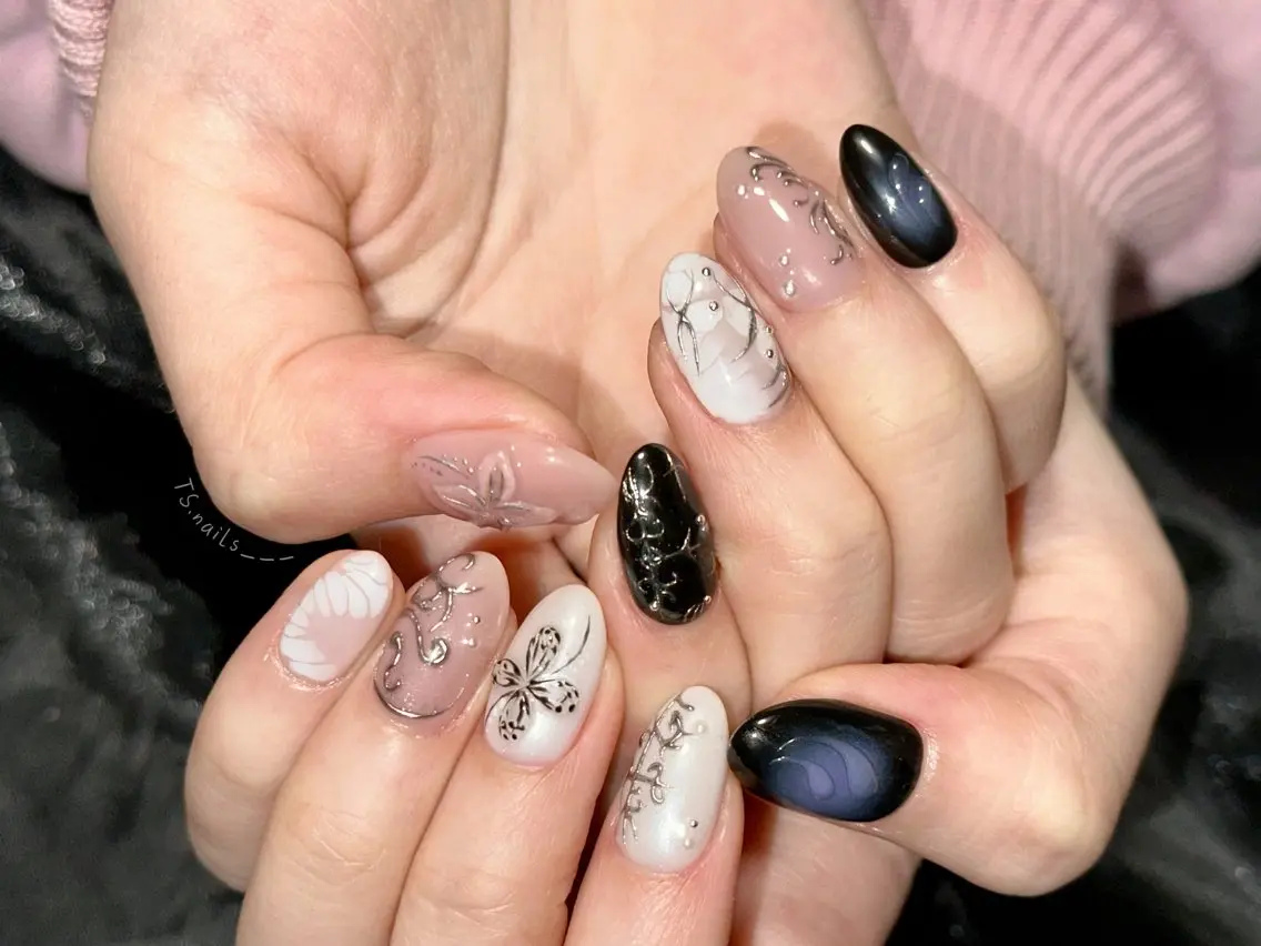 ネイル ハンドネイル フットネイル ハンドケア TS. nails___のネイルデザイン