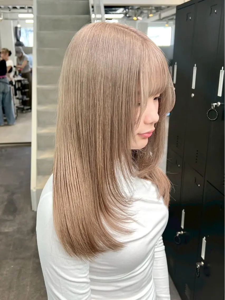 セミロング ヘアカラー nanami lucktokyoのヘアスタイル