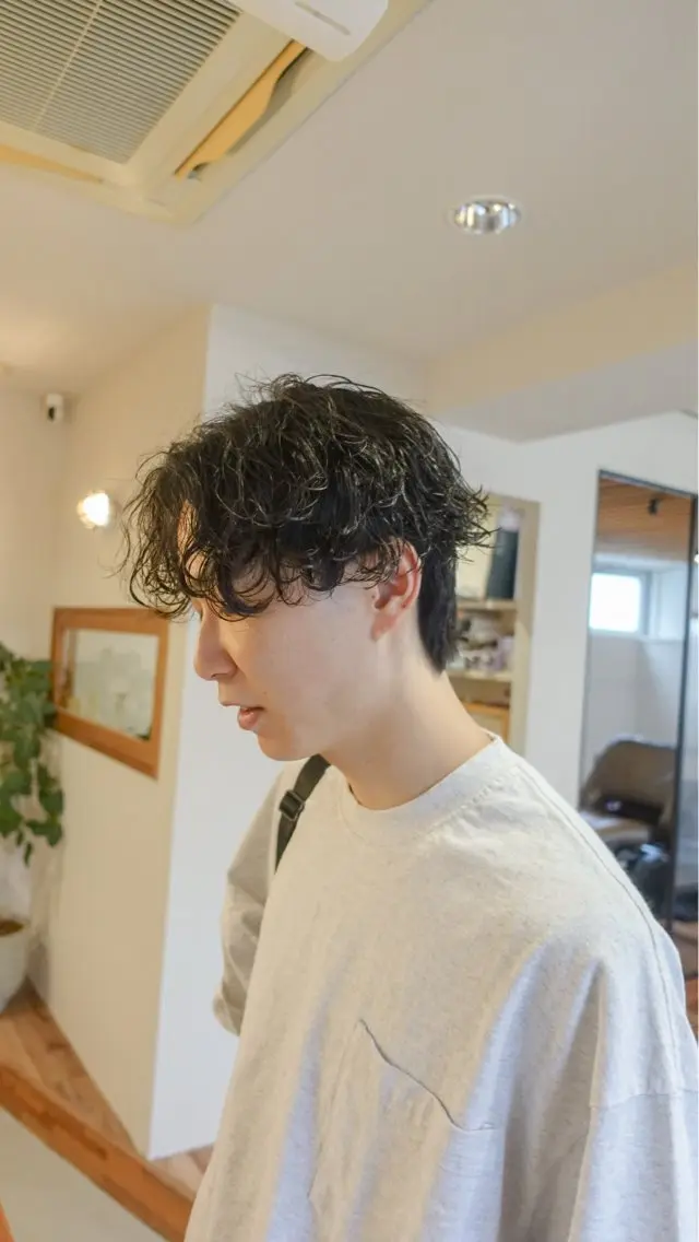 (学割)メンズカット+波巻きパーマ+Aujuaトリートメントの写真