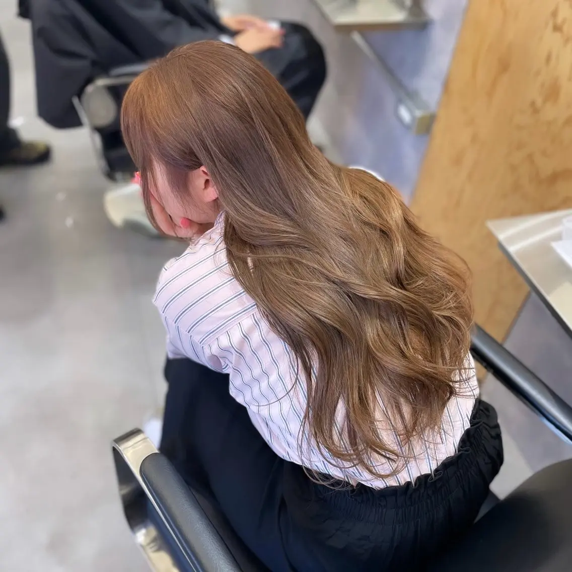 ロング カラー ベージュカラー ブリーチ ヘアカラー Rui/透明感カラー 暖色/レイヤーカットのヘアスタイル