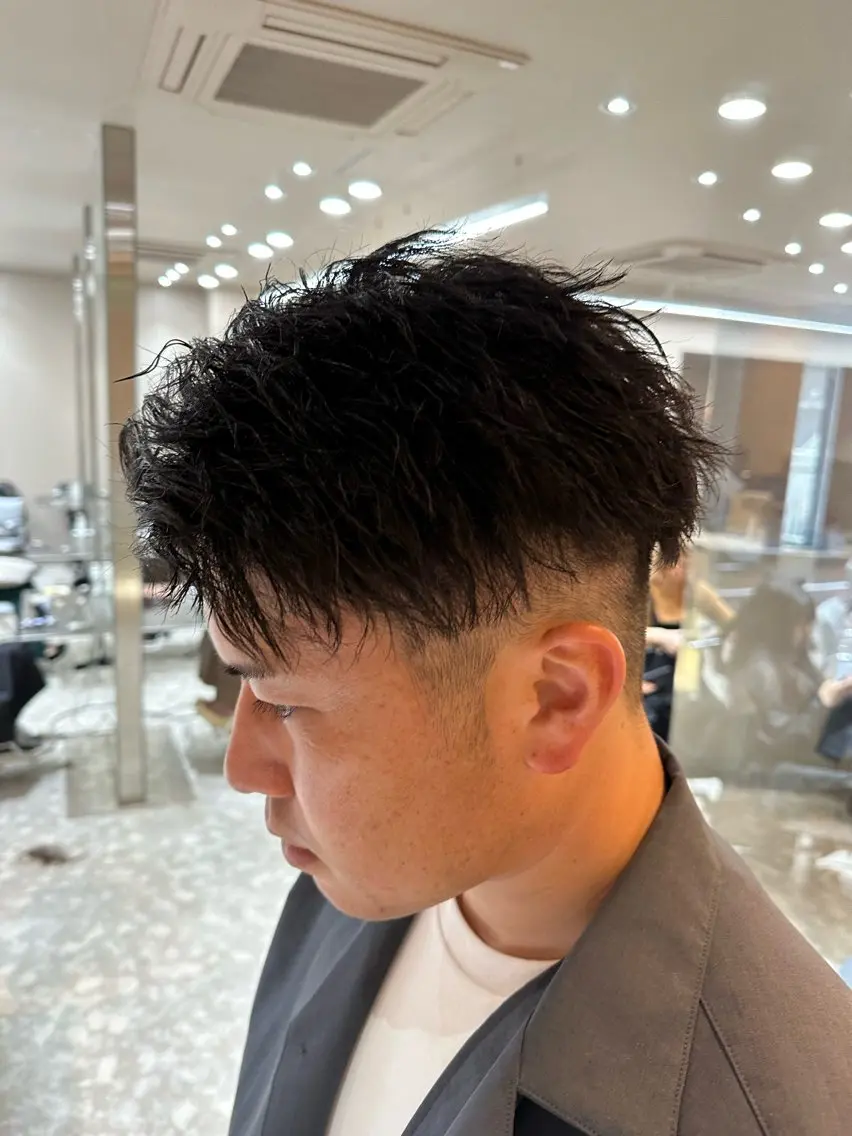 パーマ メンズ アップバング マッシュ メンズパーマ メンズツイストパーマ ツイストスパイラルパーマ 梅田中崎町メンズ 美容師ユースケのヘアスタイル
