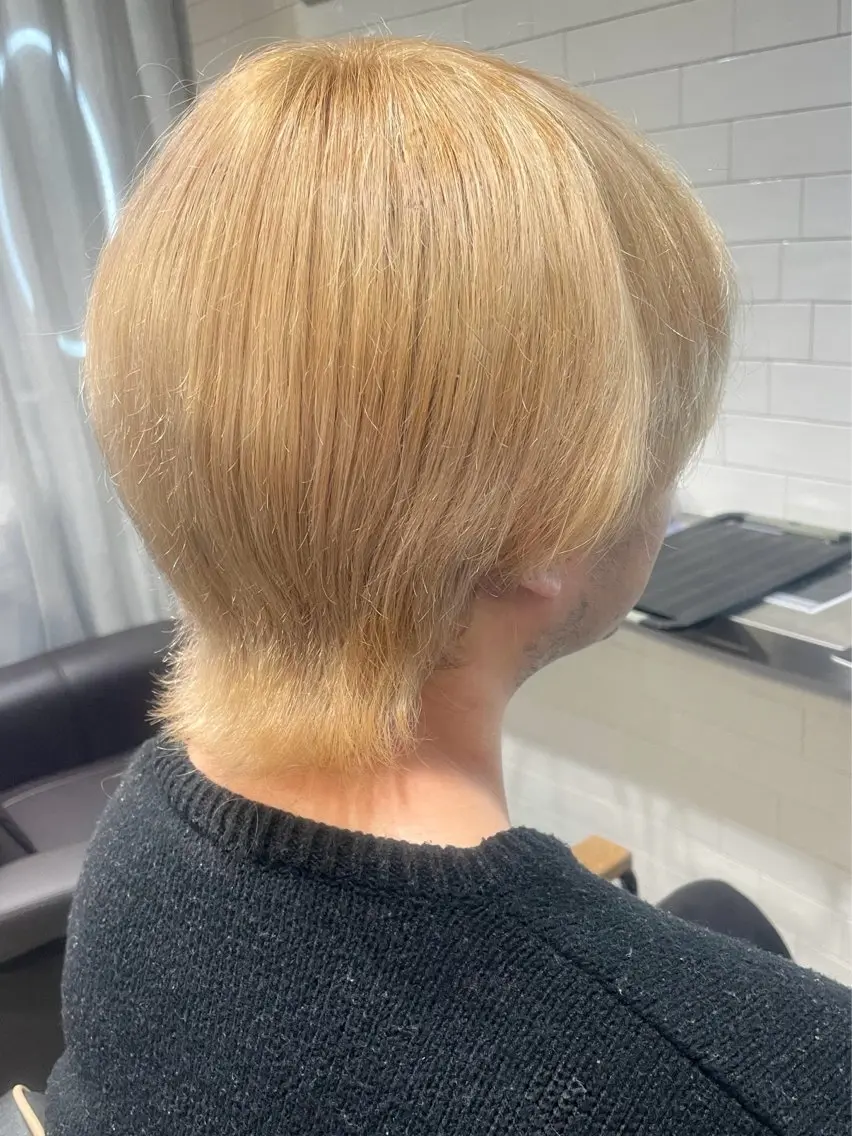 カラー メンズ メンズブリーチ メンズハイトーン マッシュウルフ マッシュ 刈り上げ Li'a【リア】 ANNAのヘアスタイル