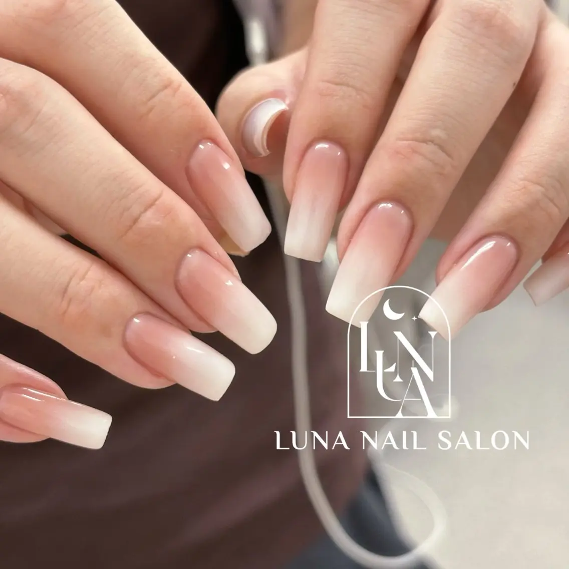 ネイル オーロラネイル 氷ネイル・うるうるネイル 韓国ネイル 持ち込み 夏ネイル ハンドネイル ハンドケア LUNA Nail salon💕のネイルデザイン