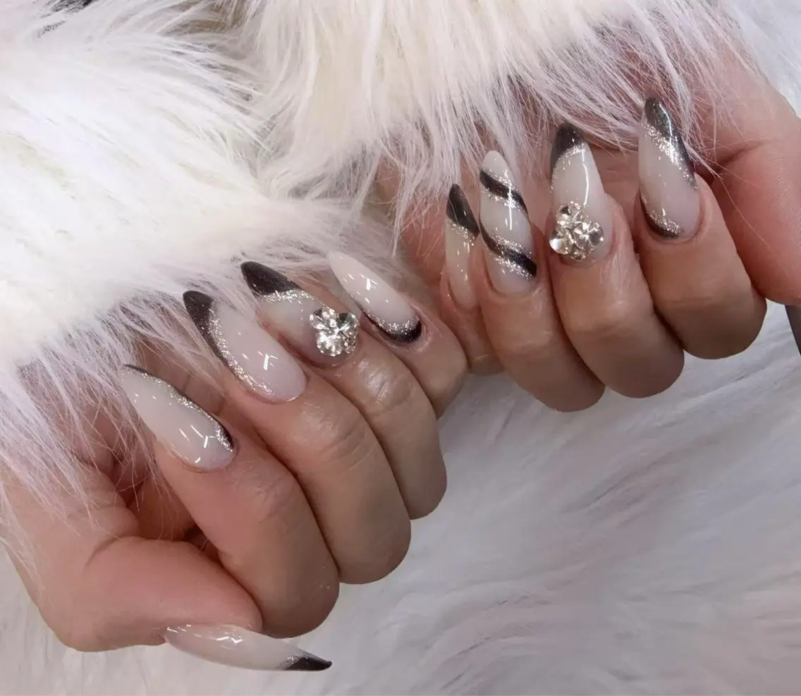 ネイル ハンドネイル ハンドケア The Nail & Eye Lashの眉毛・アイブロウイメージ