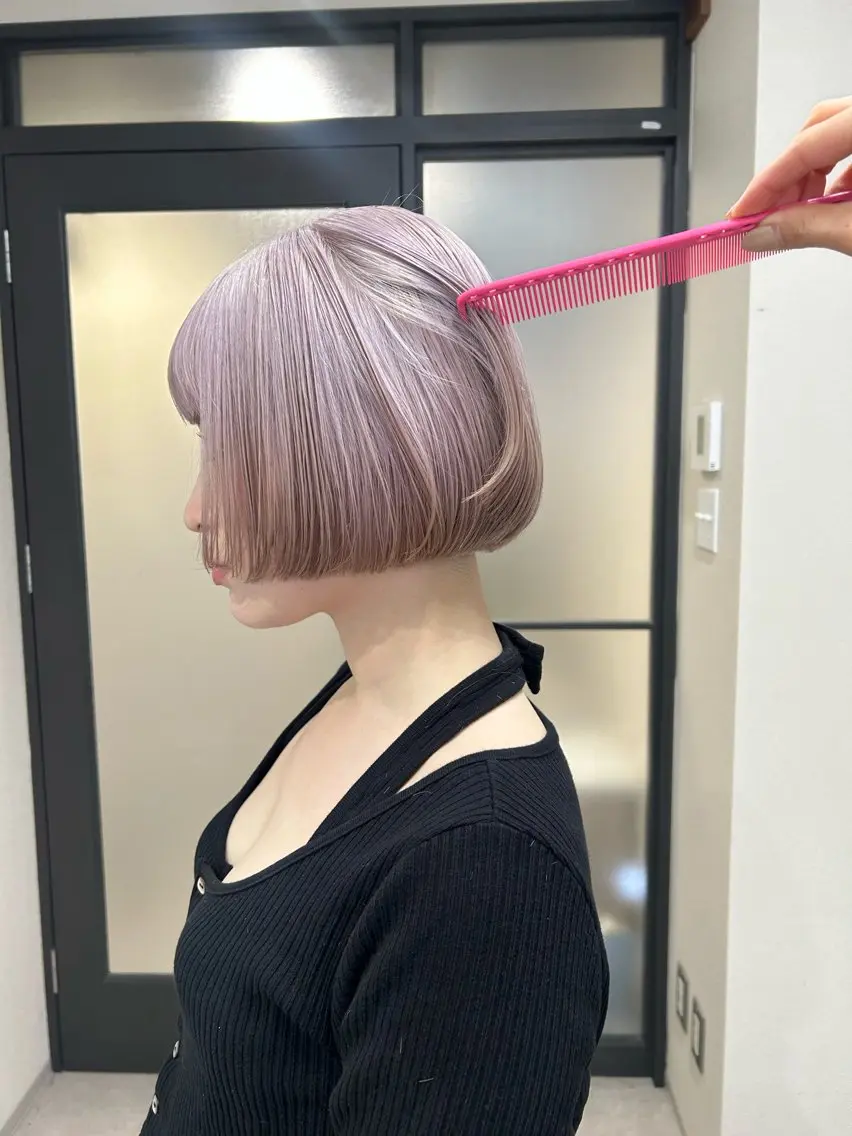 ショート カラー ハイトーンカラー ボブ AKO .のヘアスタイル