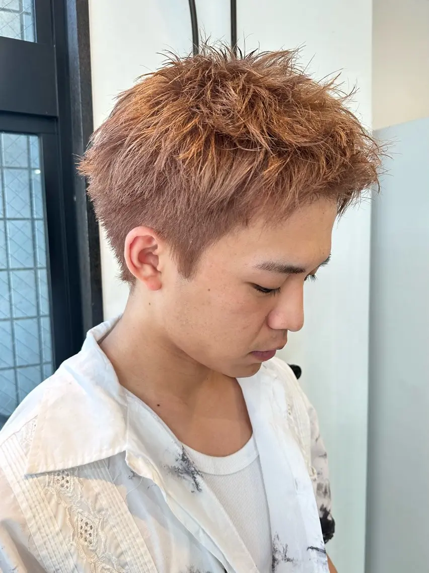 カラー メンズ メンズブリーチ スパイキーショート ベージュカラー ブリーチ ピンクカラー MOE /Zina横浜2ndのヘアスタイル