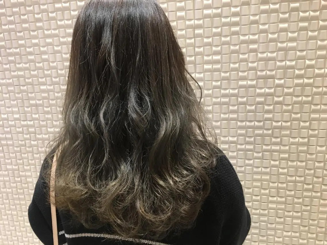 ミディアム セミロング ロング カラー グラデーションカラー scene. haraのヘアスタイル