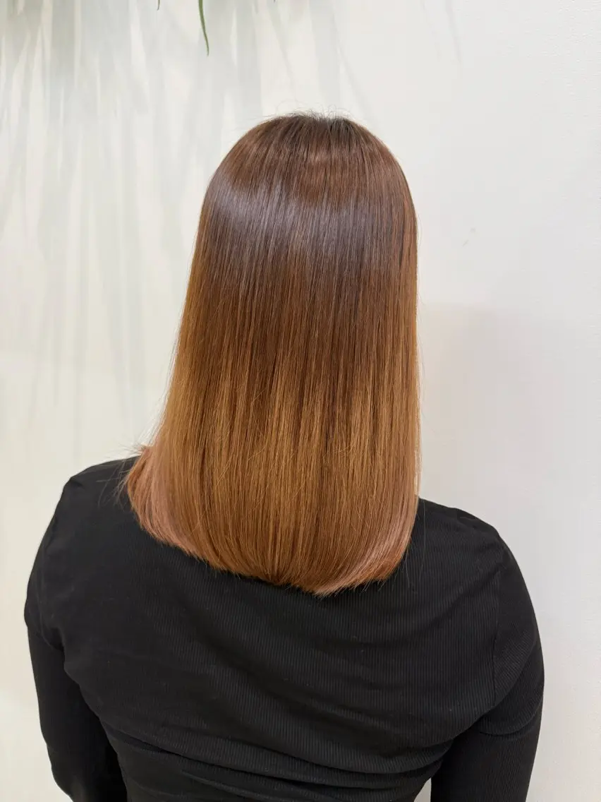 ミディアム 縮毛矯正 岡田 一紗のヘアスタイル