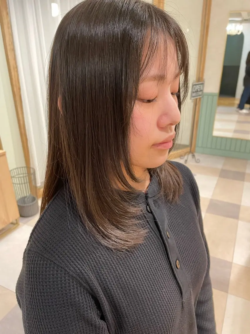セミロング 顔まわりレイヤー 顔周りカット レイヤーカット 永沼 美月のヘアスタイル