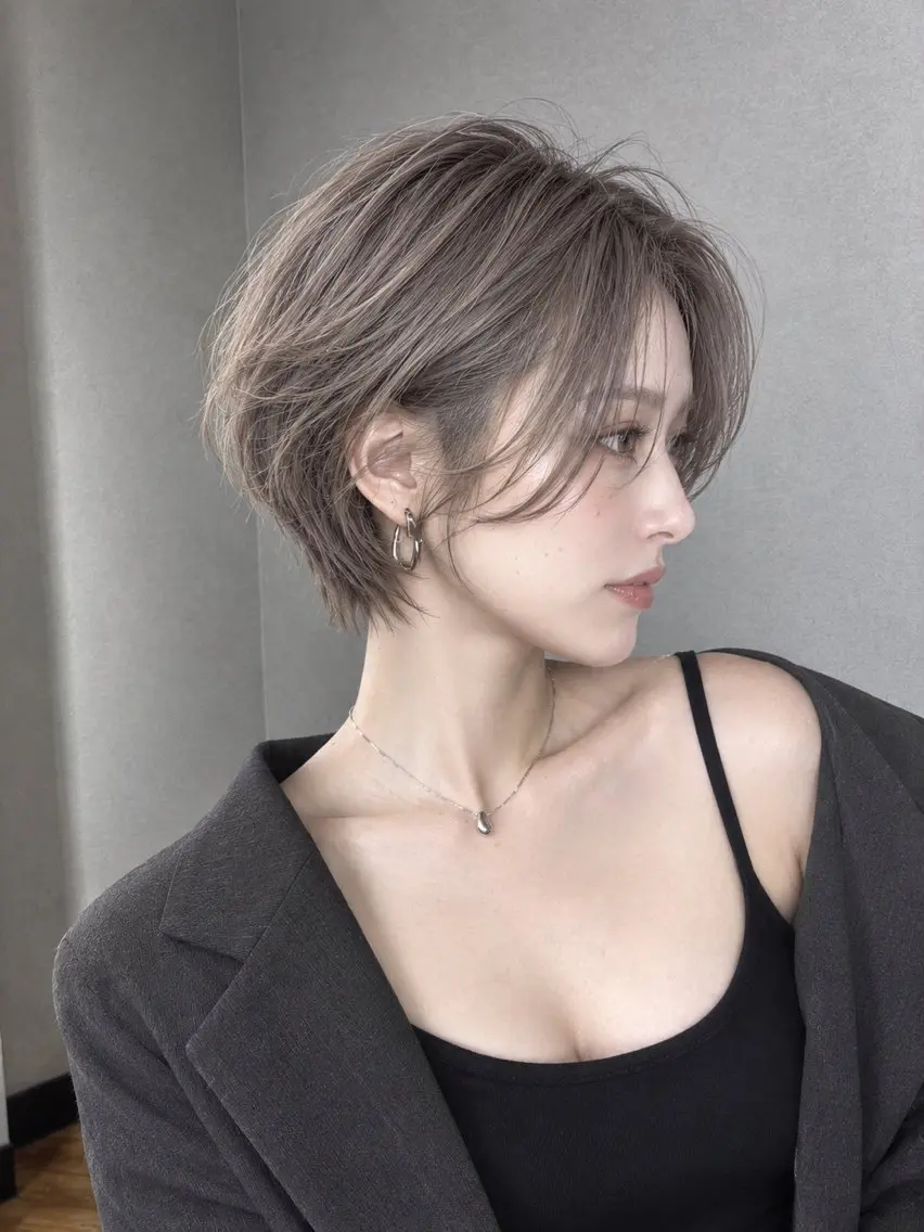 ショート ボブレイヤー アッシュ アッシュブラウン ボブ デート カット 山下強　ショート/ ボブ/レイヤーのヘアスタイル