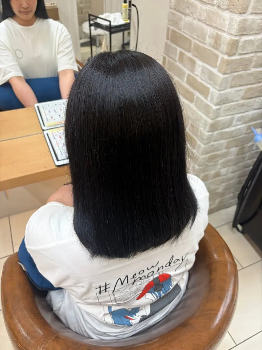 セミロング カラー ヘアカラー かりや あゆみのヘアスタイル