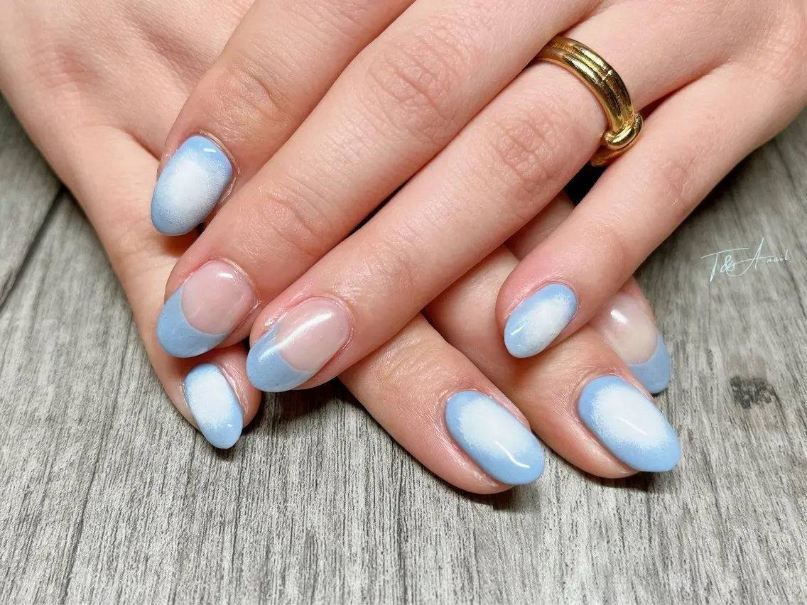 ネイル 長さ出し ジェルネイル グラデーション 水色 パステルネイル T&A nailのネイルデザイン