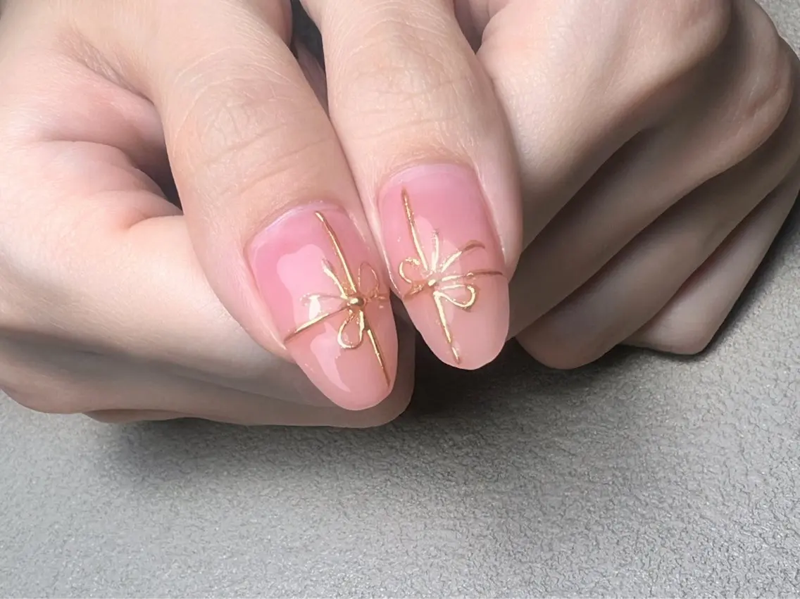 ネイル リボン 冬ネイル クリスマス LEFTNAILS フィルインニュアンスのネイルデザイン