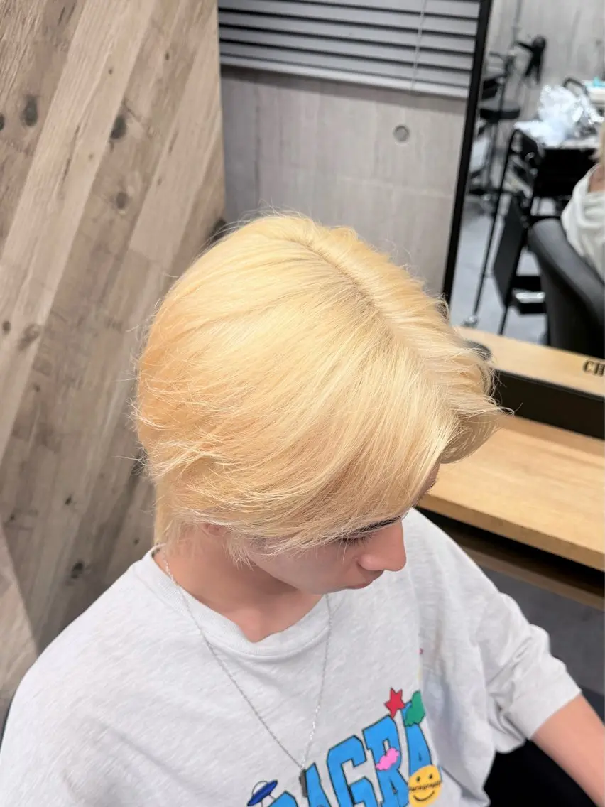 ショート ヘアカラー 🌺名古屋ハイトーン SOLAデザインのヘアスタイル