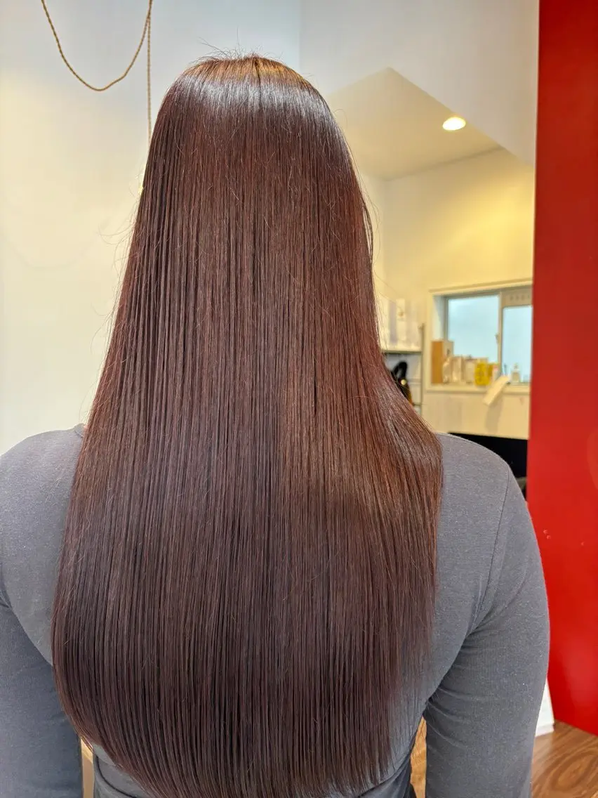 ロング イデカワ リナのヘアスタイル