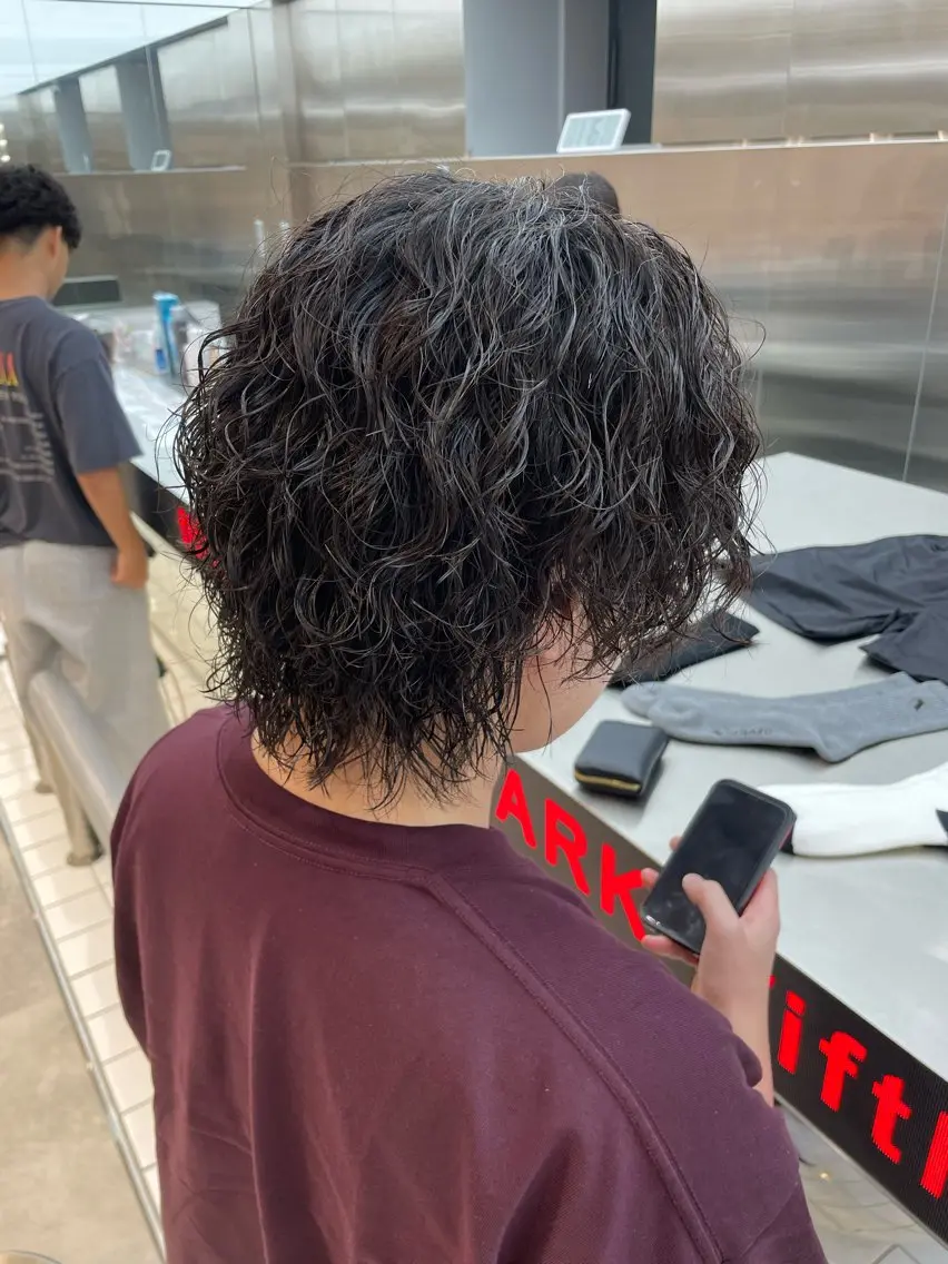 ショート パーマ メンズ メンズパーマ ツイストスパイラルパーマ スパイラルパーマ 神山 哲のヘアスタイル