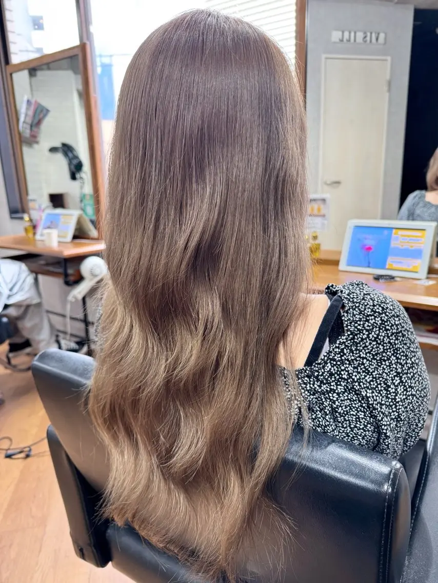ロング カラー ベージュカラー ミルクティーベージュ カット ヘアカラー ✨ハイトーン カラー福岡拓也✨のヘアスタイル