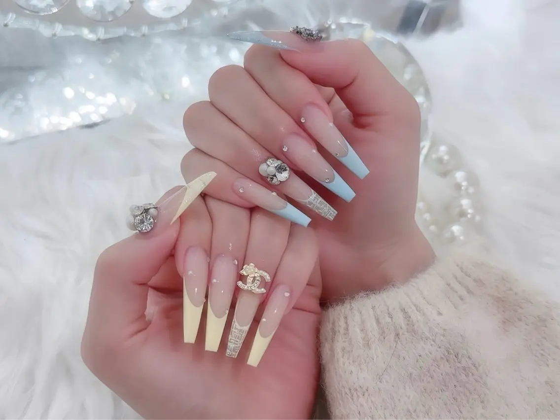 ネイル オーロラネイル チークネイル 桜ネイル クリアネイル ドット ハンドネイル Rin Nail Shinokuboのネイルデザイン