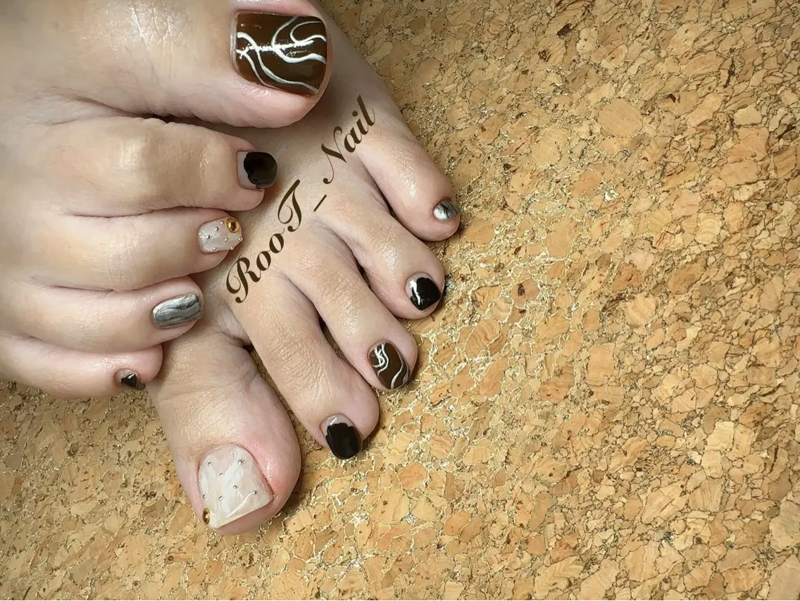 ネイル フットネイル フットネイル RooT Nailのネイルデザイン