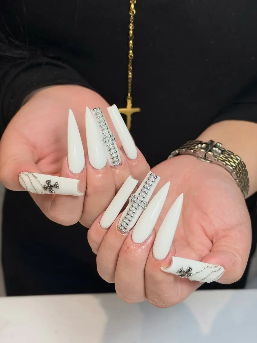 ネイル チークネイル ドット フレンチネイル グラデーション ハート ハンドネイル Julli NailStudioのネイルデザイン